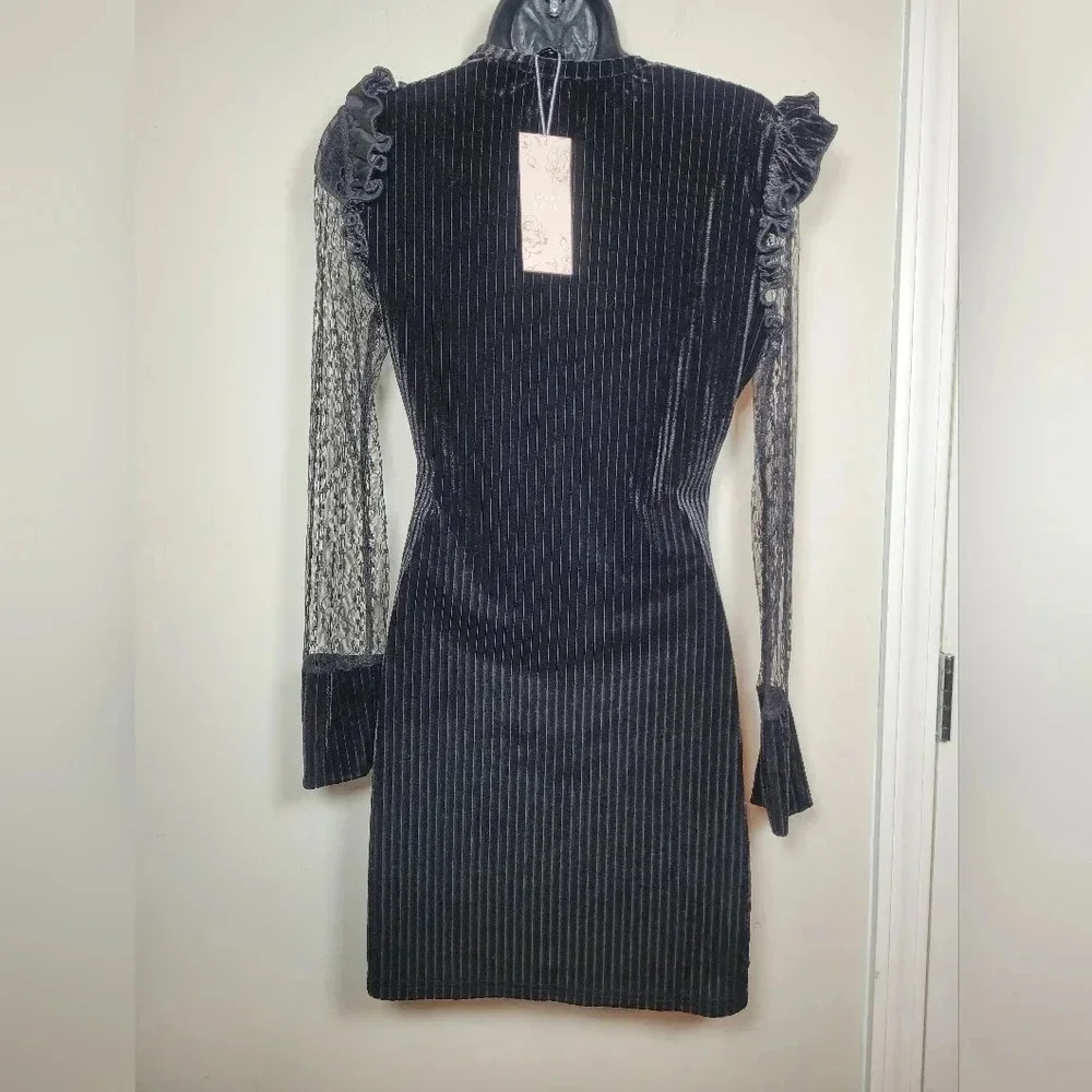 NWT Emery Rose Black Lace Bodycon Long Sleeve Mini Dress sz M